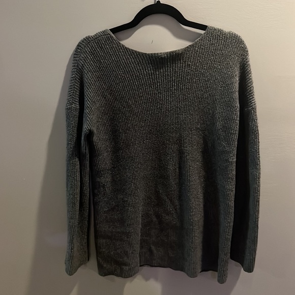 Aritzia Wilfred grey oversized knit v neck sweater - S - Picture 2 of 5